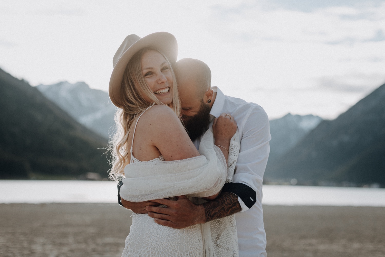 Elopement in Tirol, Achensee, Paarshooting, Sonnenuntergang, Emotionen