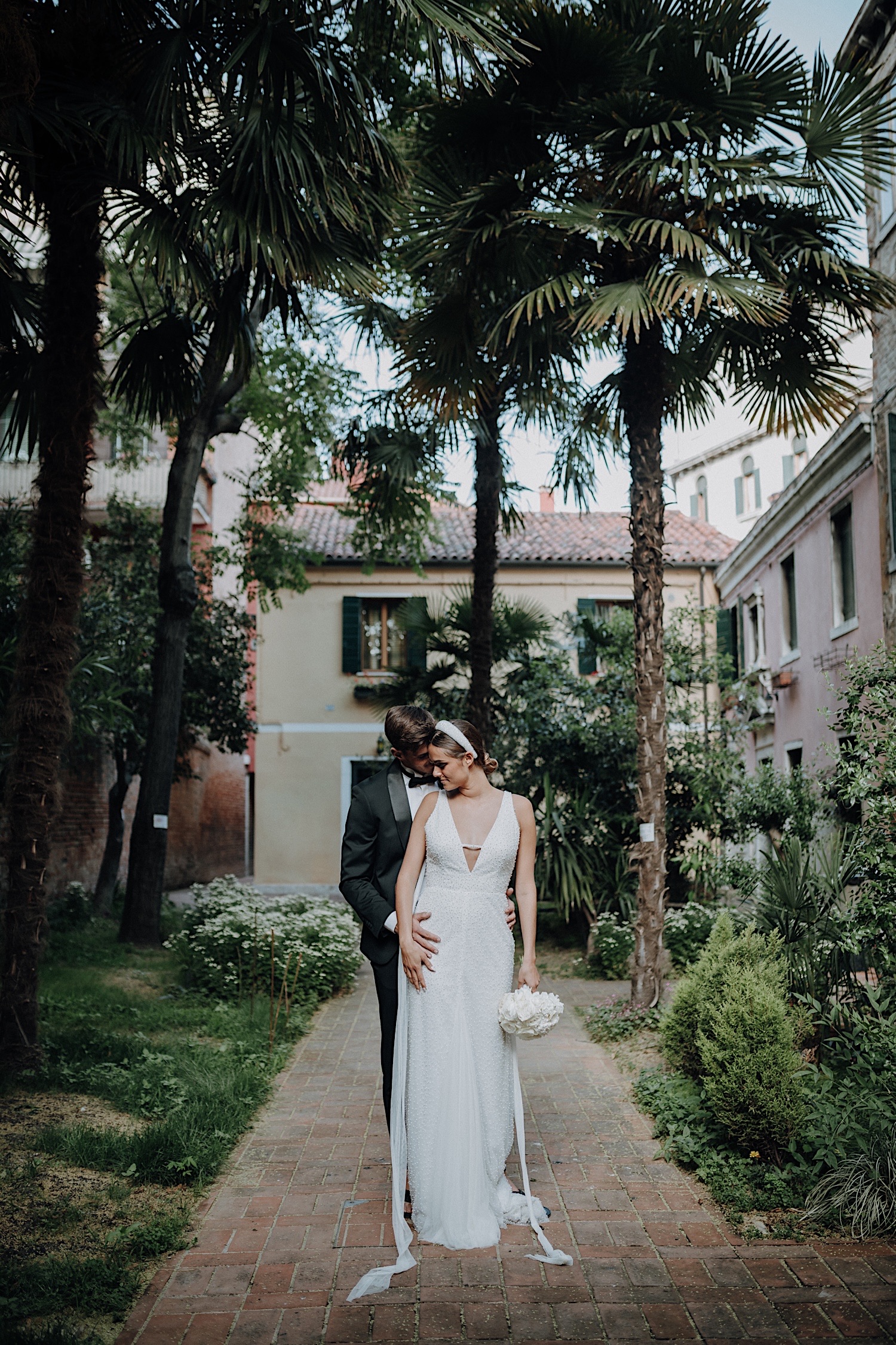 Venedig Elopement Inspiration, Brautpaar, Braut, Fashionista, Smoking