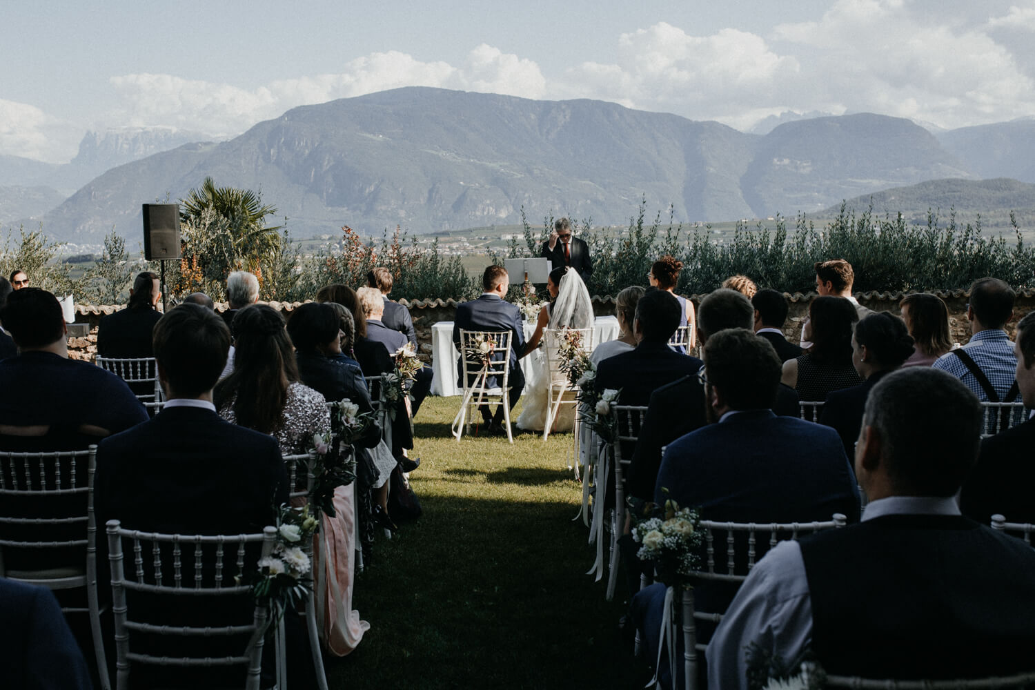 Hochzeit in Südtirol auf Schloss Freudenstein bei Meran, freie Trauung, Schlossgarten