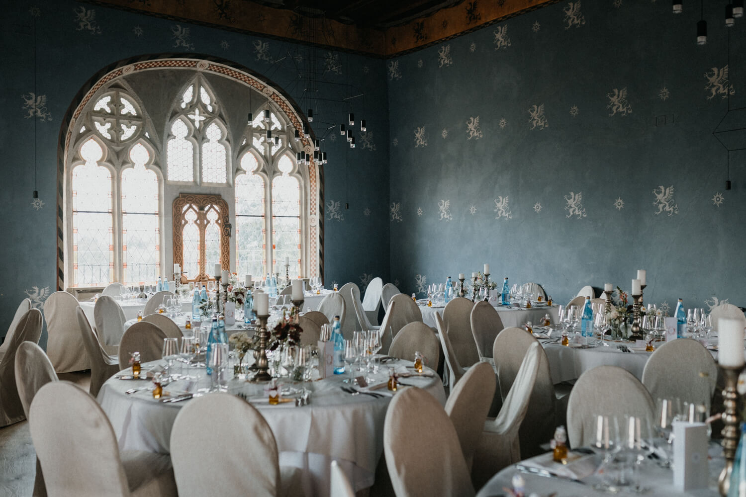 Hochzeit in Südtirol auf Schloss Freudenstein bei Meran, Blauer Saal, Dekoration