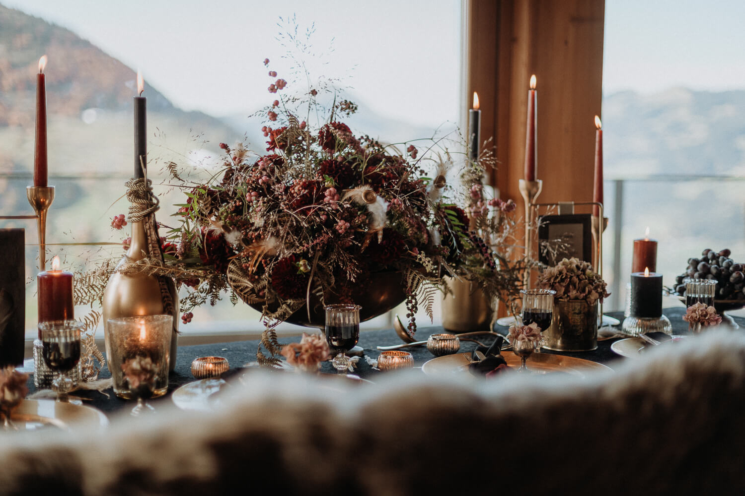 Elopement, Chalet, Tischdekoration, Blumen, Kerzen