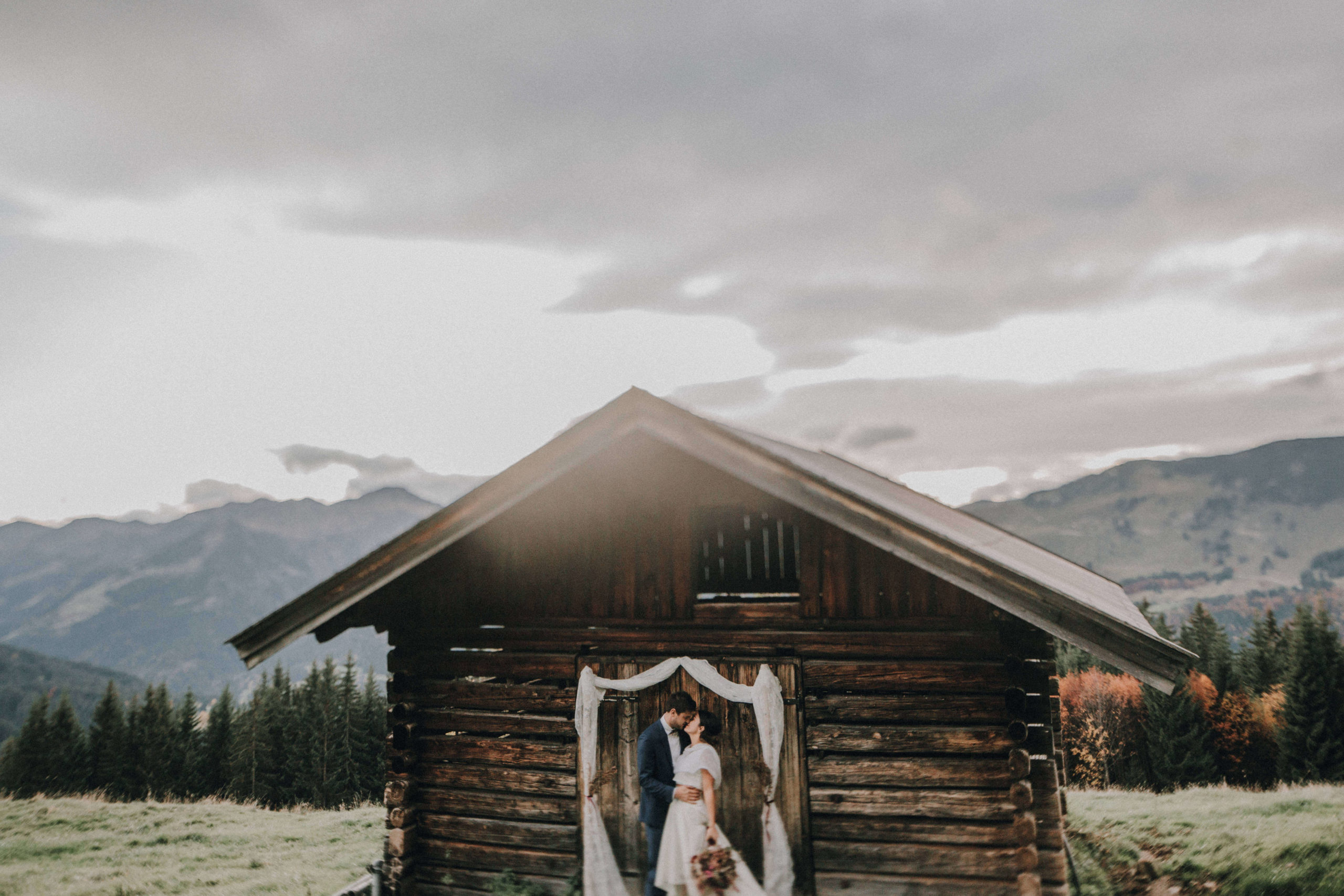 Elopement, Berge, Paarshooting, Almhütte, Sonnenuntergang