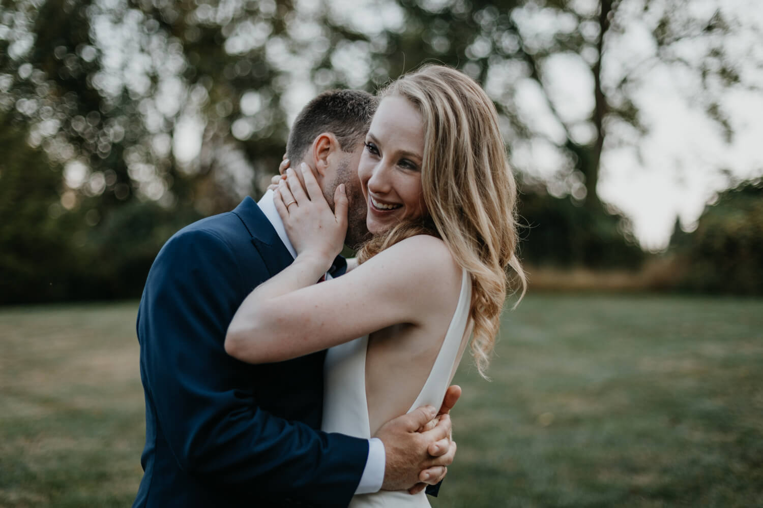 Gartenhochzeit, Hochzeit USA, Brautpaarshooting, Emotionen