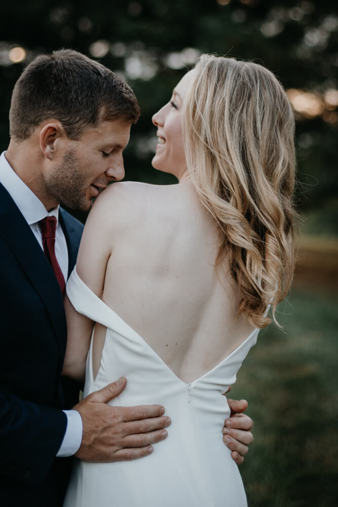 Gartenhochzeit, Hochzeit USA, Brautpaarshooting, Emotionen, Kuss