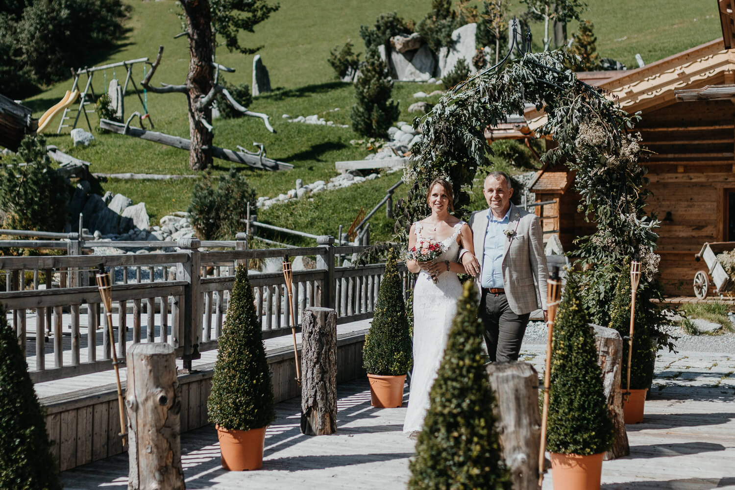 Hochzeit auf der Rösslalm im Zillertal, Braut, First Look