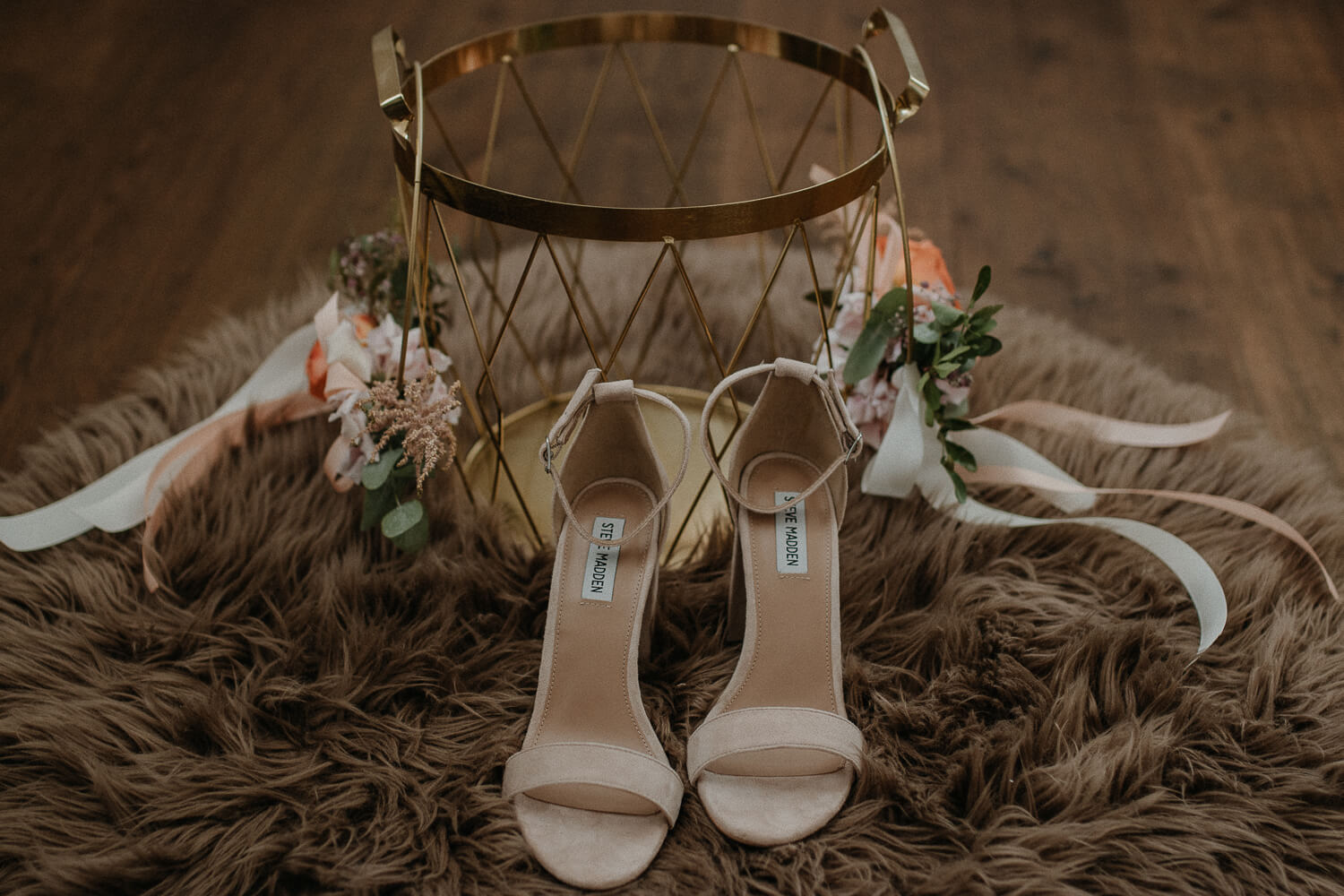 Sarah und Lukas, Hochzeit, freie Trauung, Glaserhof Gnadenwald, Getting Ready, Schuhe