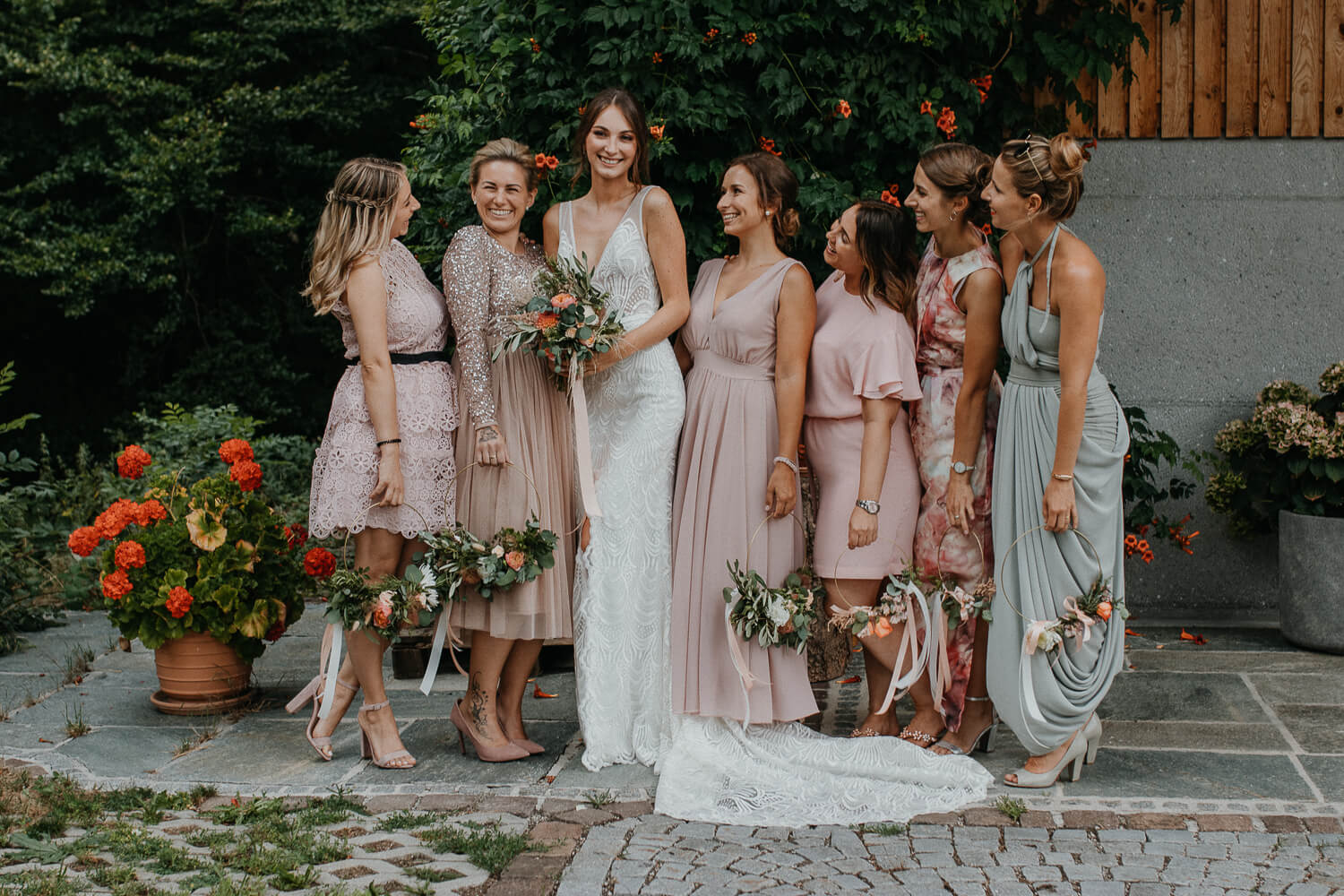 Sarah und Lukas, Hochzeit, freie Trauung, Glaserhof Gnadenwald, Freundinnen, Bridesmaids
