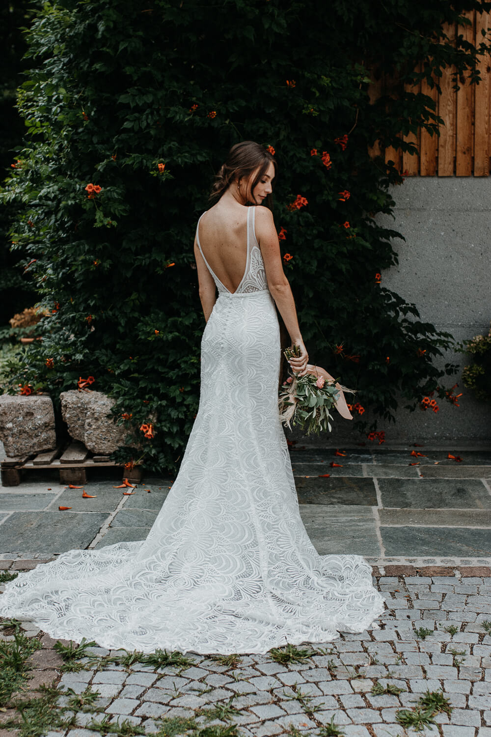 Sarah und Lukas, Hochzeit, freie Trauung, Glaserhof Gnadenwald, Braut, Brautportrait