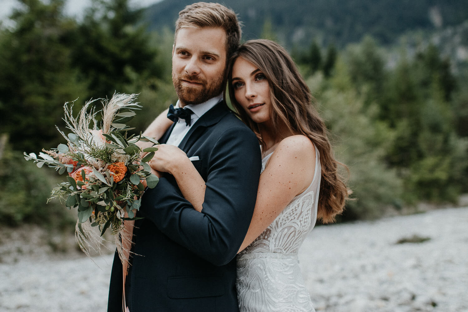 Sarah und Lukas, Hochzeit, freie Trauung, Glaserhof Gnadenwald, Brautpaar, Shooting