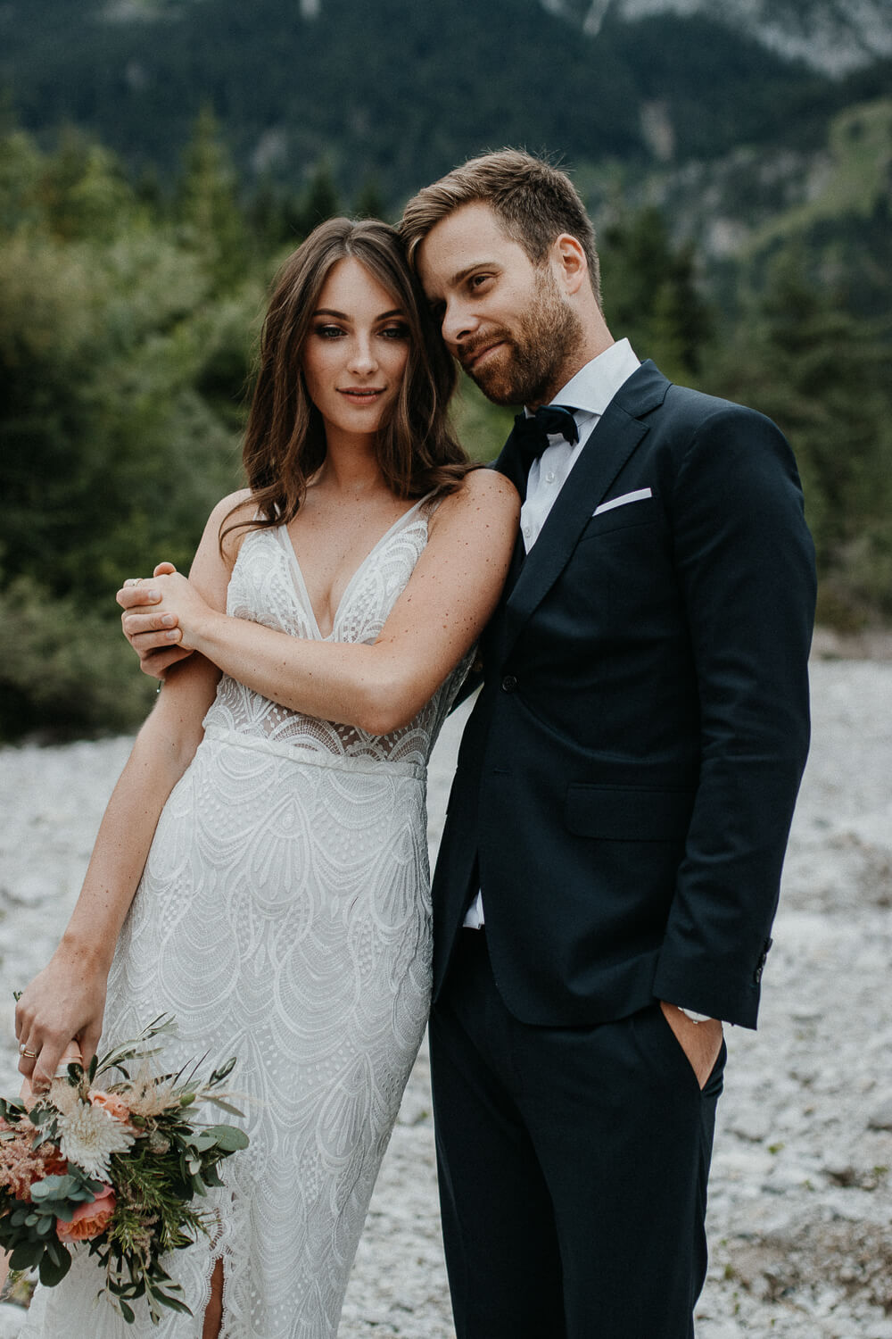 Sarah und Lukas, Hochzeit, freie Trauung, Glaserhof Gnadenwald, Brautpaar, Shooting