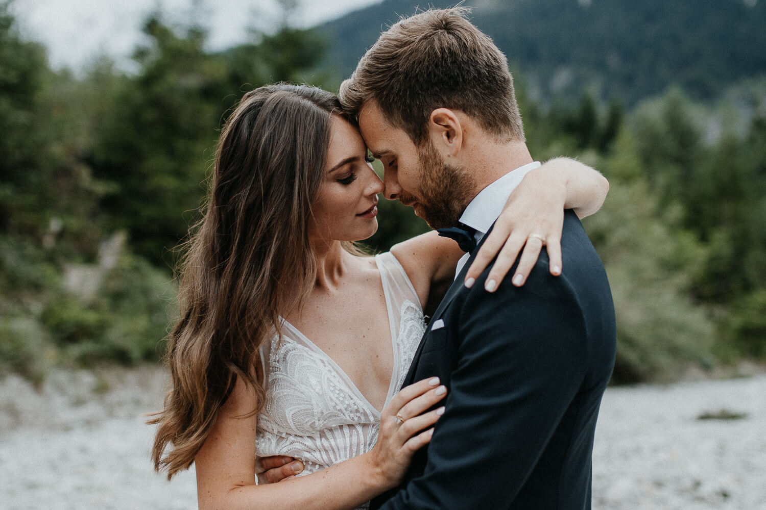 Sarah und Lukas, Hochzeit, freie Trauung, Glaserhof Gnadenwald, Brautpaar, Shooting