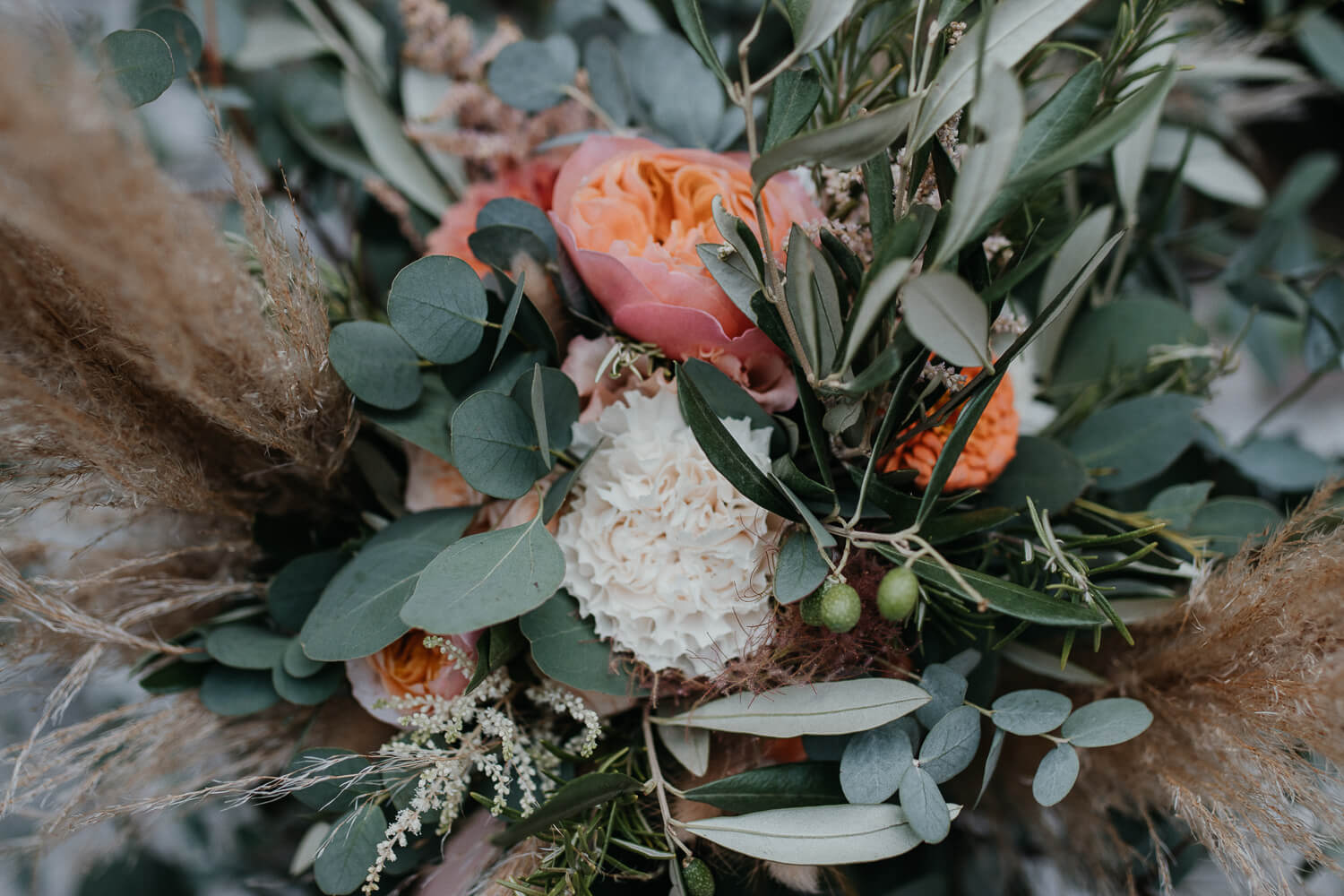 Sarah und Lukas, Hochzeit, freie Trauung, Glaserhof Gnadenwald, Brautstrauß