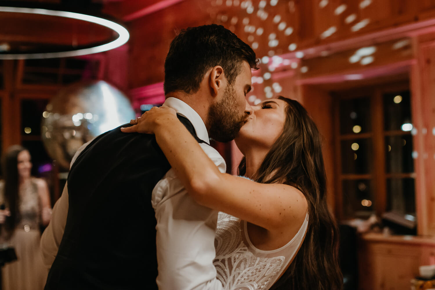 Sarah und Lukas, Hochzeit, freie Trauung, Glaserhof Gnadenwald, Band, erster Tanz