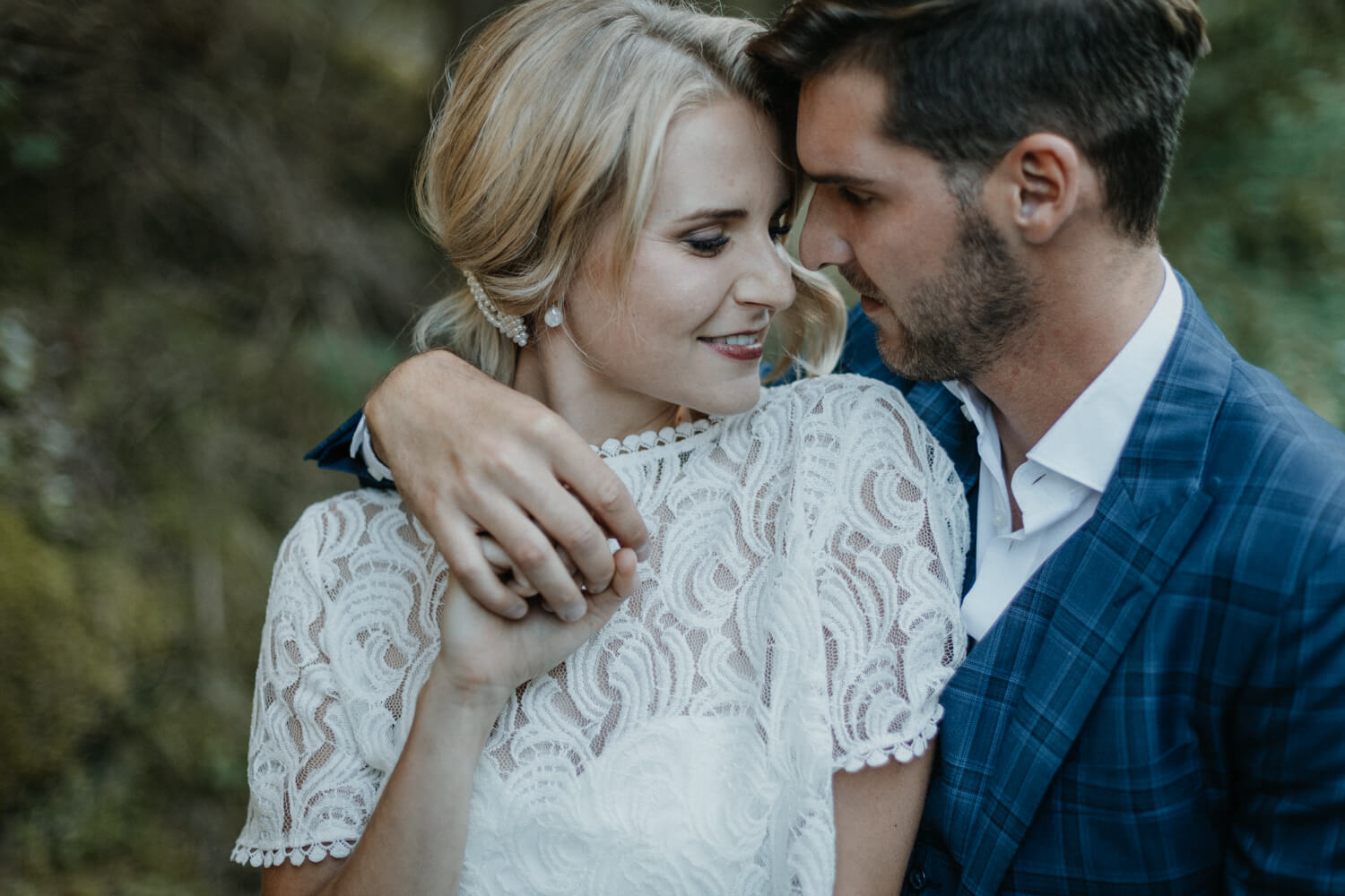 Hochzeit Volderwildbad, Inspiration, natürliche Eleganz, Brautpaar, Shooting, Emotionen