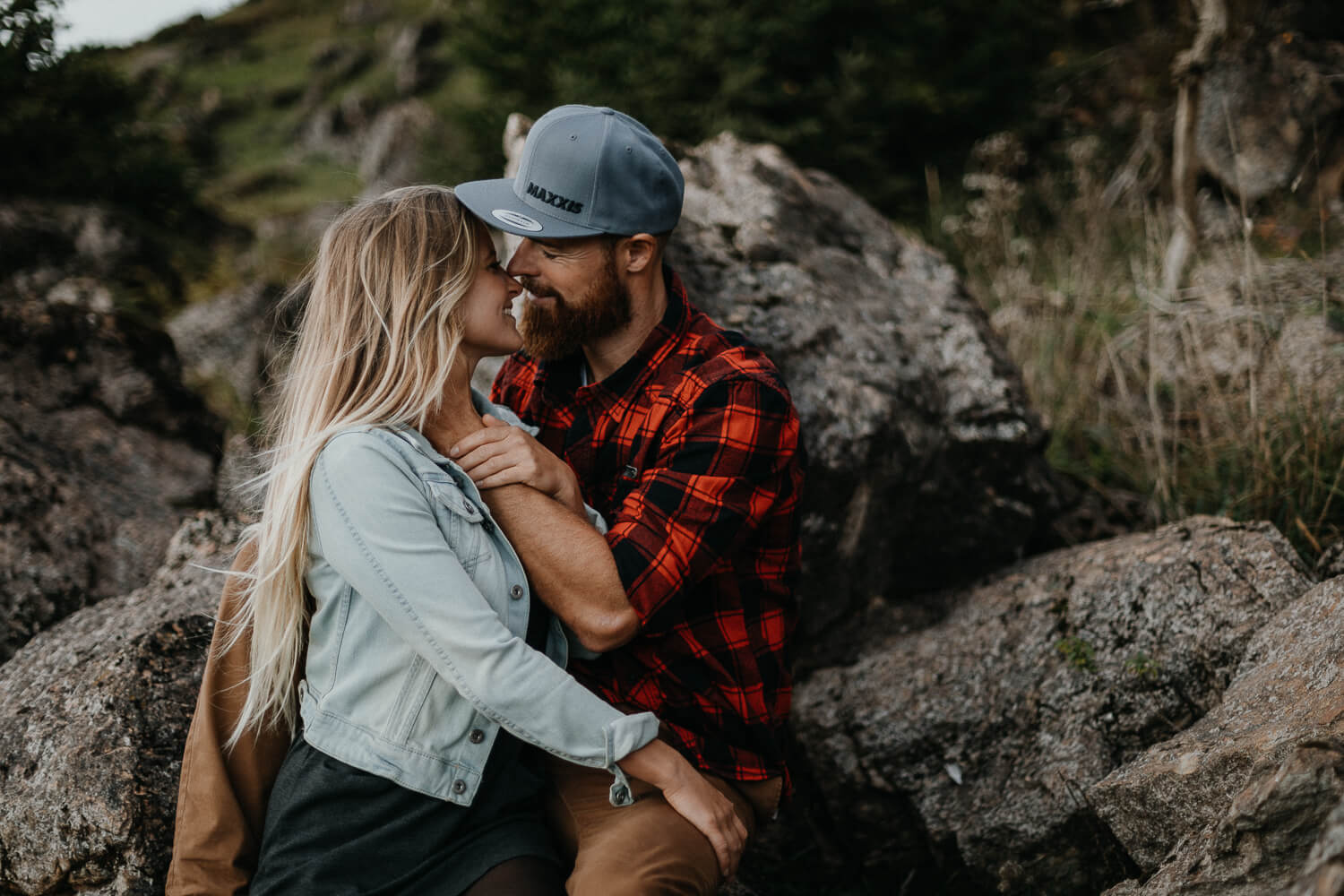 Victoria und Martin, Kitzbühler Alpen, Paarshooting, Felsen, Natur