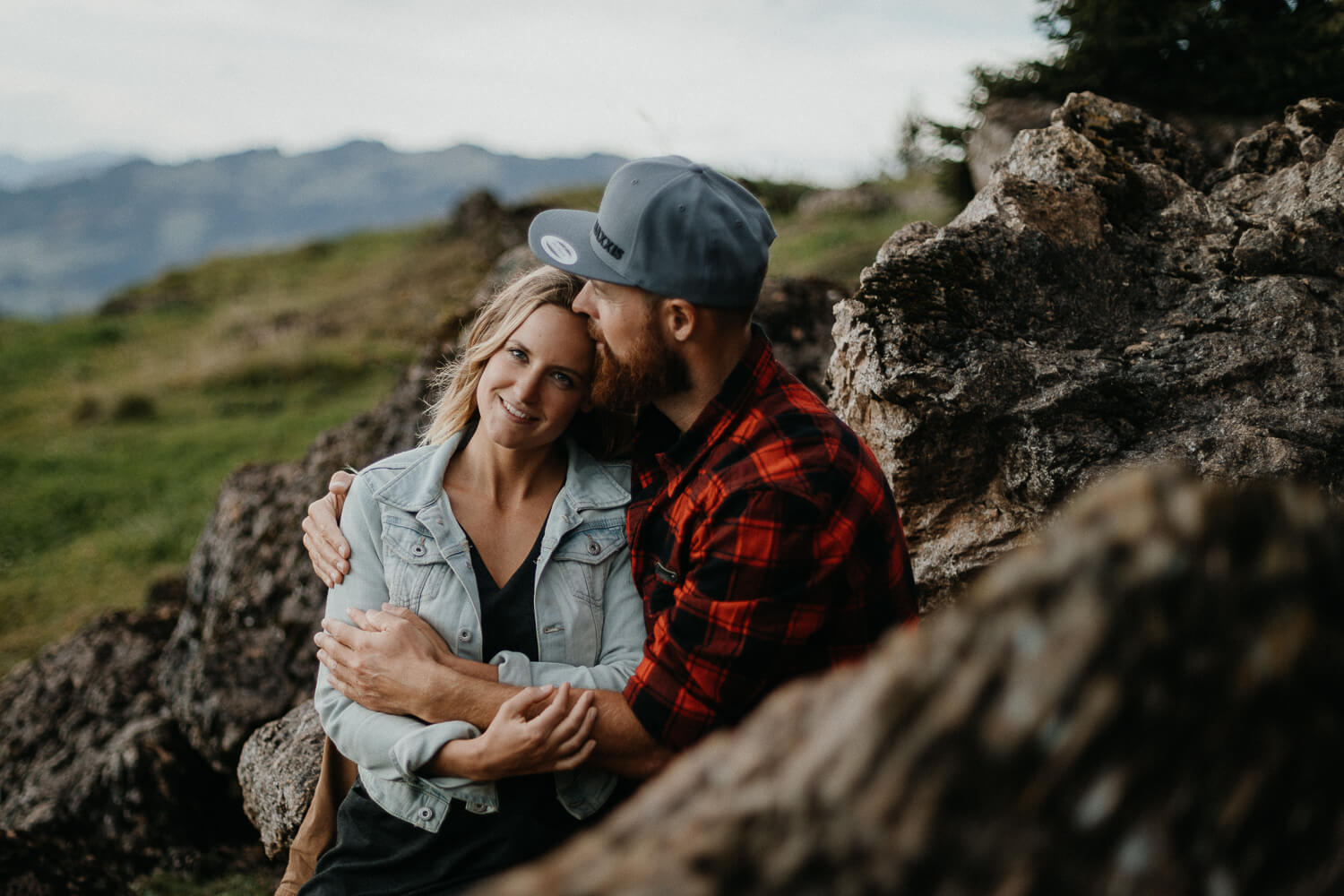 Victoria und Martin, Kitzbühler Alpen, Paarshooting, Felsen, Natur