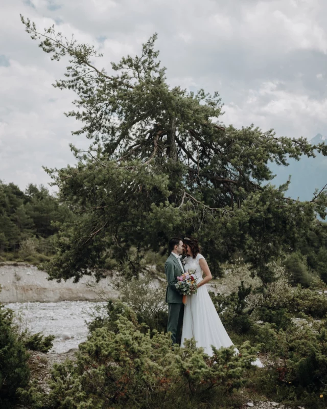 No rules. Just love. And a sip of gin.

A ceremony that felt like them - unfiltered, natural, and deeply personal. Breathtaking views, stolen glances, and laughter that carried through the mountains. 

A love story unfolding on the Stöttlalm, surrounded by the kind of magic you can’t plan, only feel.

Because traditions are optional, but authenticity? That’s forever. 🤍